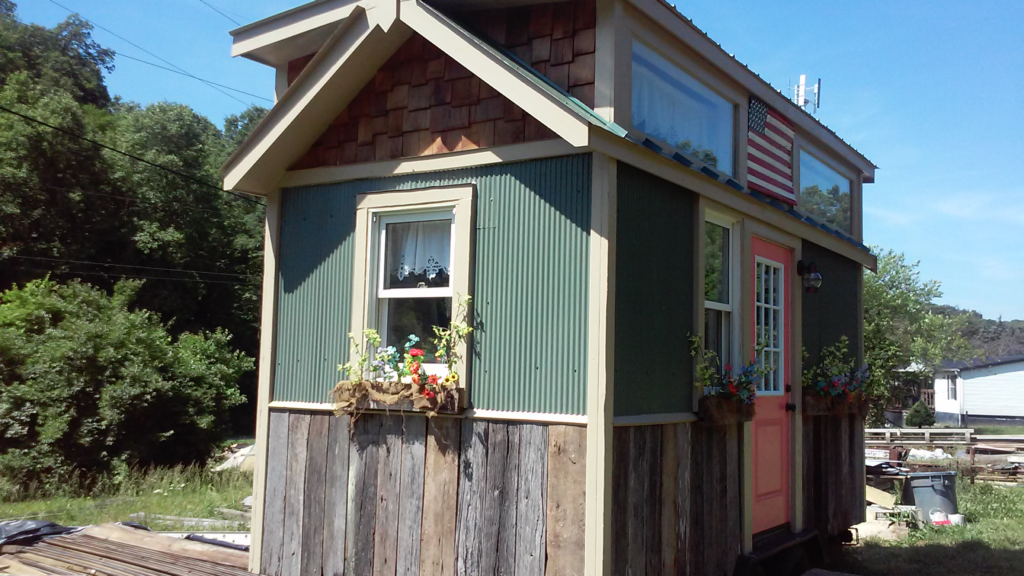 La Tiny house de Randy Jones aux Etats unis. Plus qu'une cabane, cette maisonnette est tout confort !