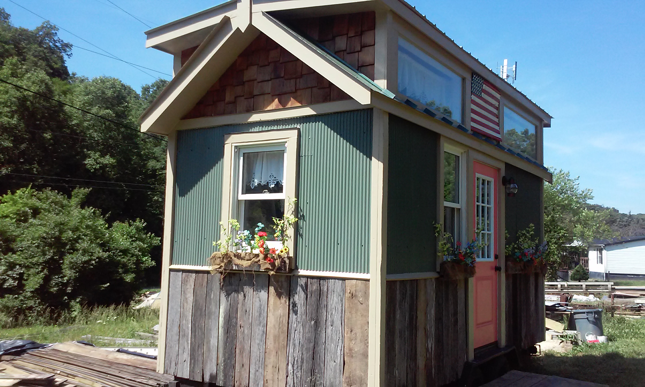 La Tiny house de Randy Jones aux Etats unis. Plus qu'une cabane, cette maisonnette est tout confort !
